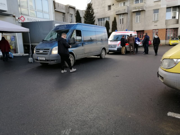 Sute de persoane din alte județe, vaccinate „în mod organizat” la Cluj. În județ nu mai sunt locuri disponibile până pe 31 martie